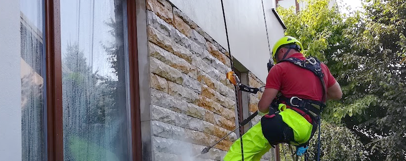 High-Rise Pressure Washing